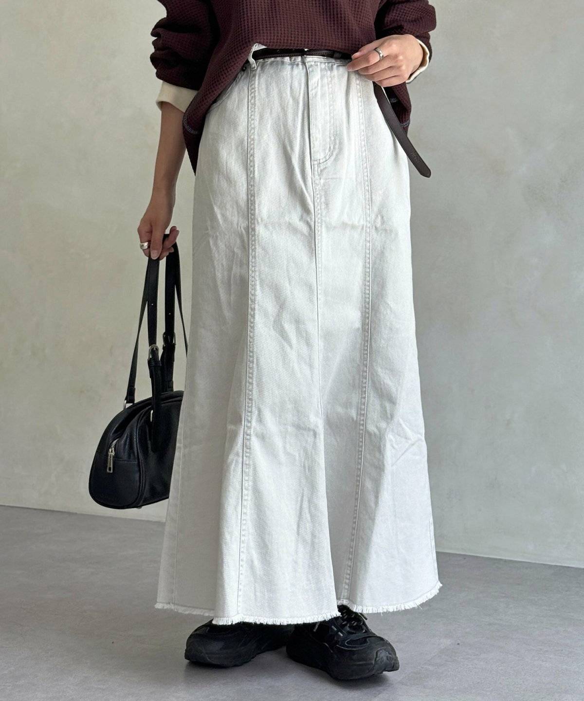 ホワイトデニムスカートコーデ