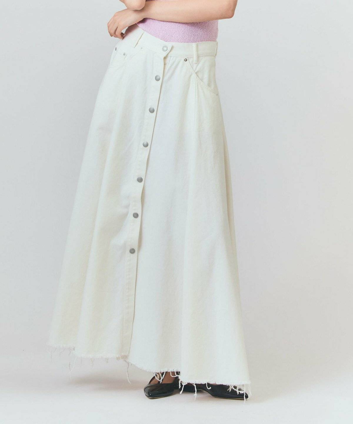 ホワイトデニムスカートコーデ