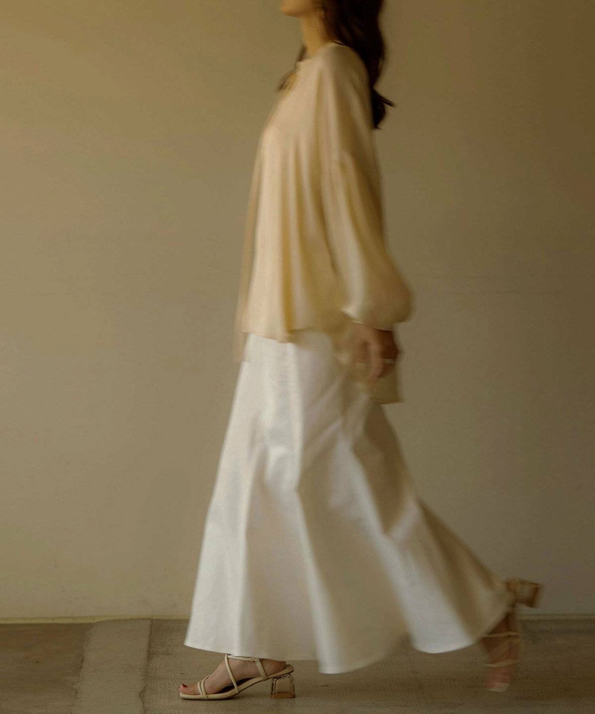 ホワイトフレアデニムスカートコーデ