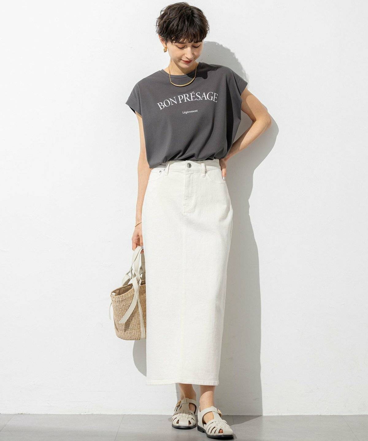 ホワイトデニムスカートコーデ