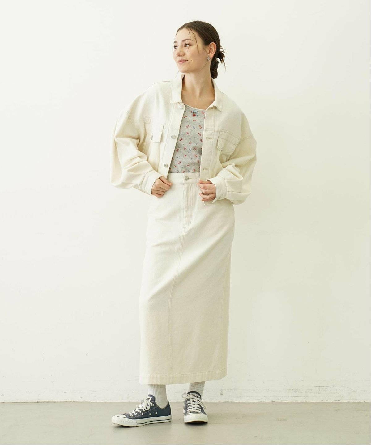 ホワイトデニムスカートコーデ