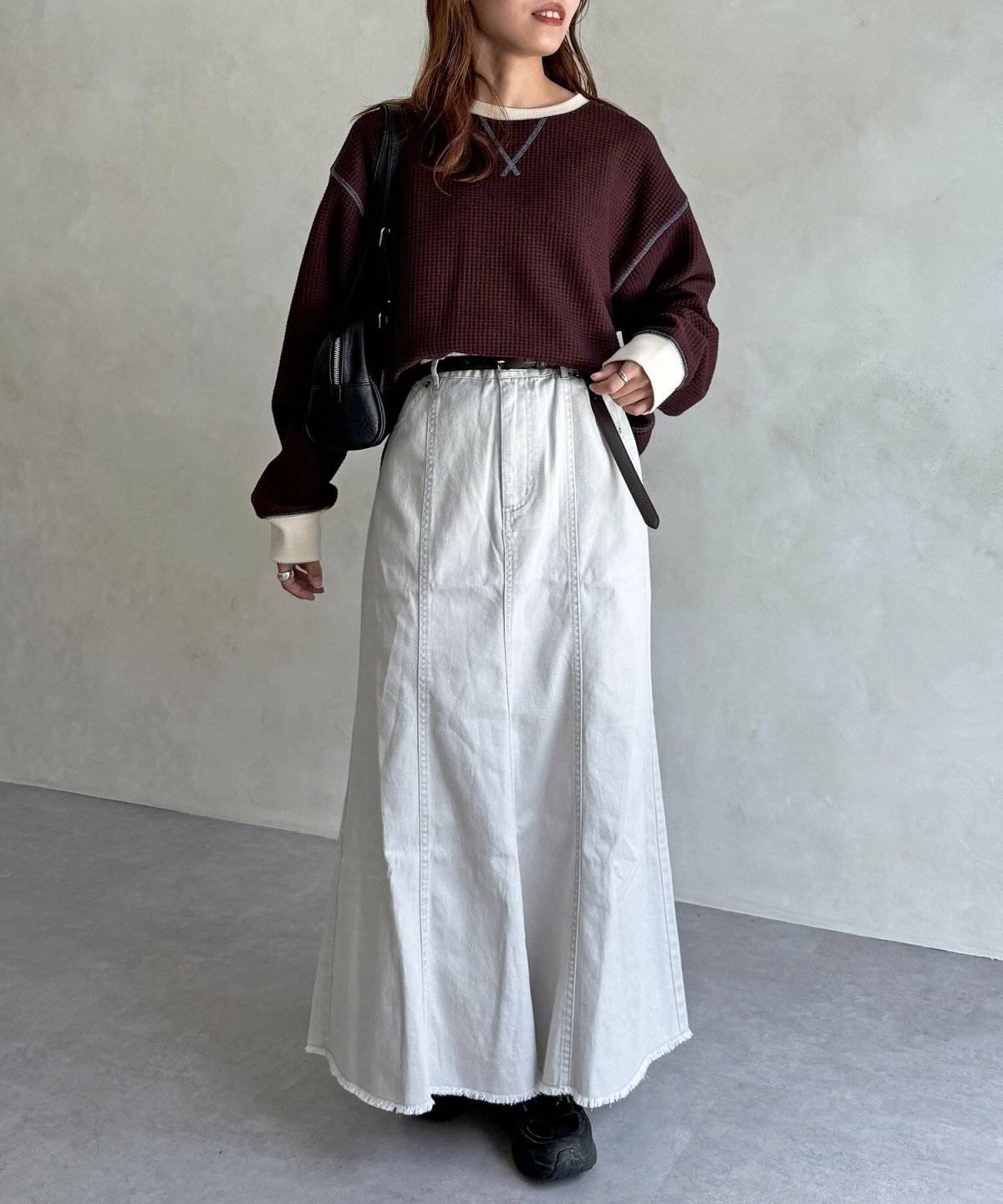 ホワイトデニムスカートコーデ