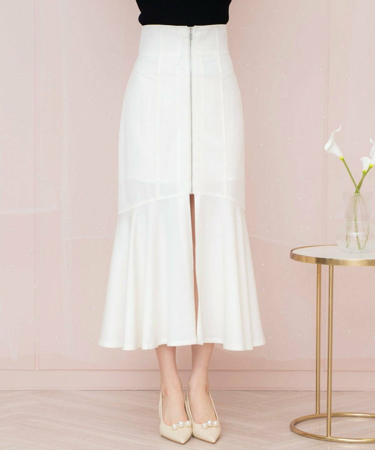 ホワイトスカートコーデ