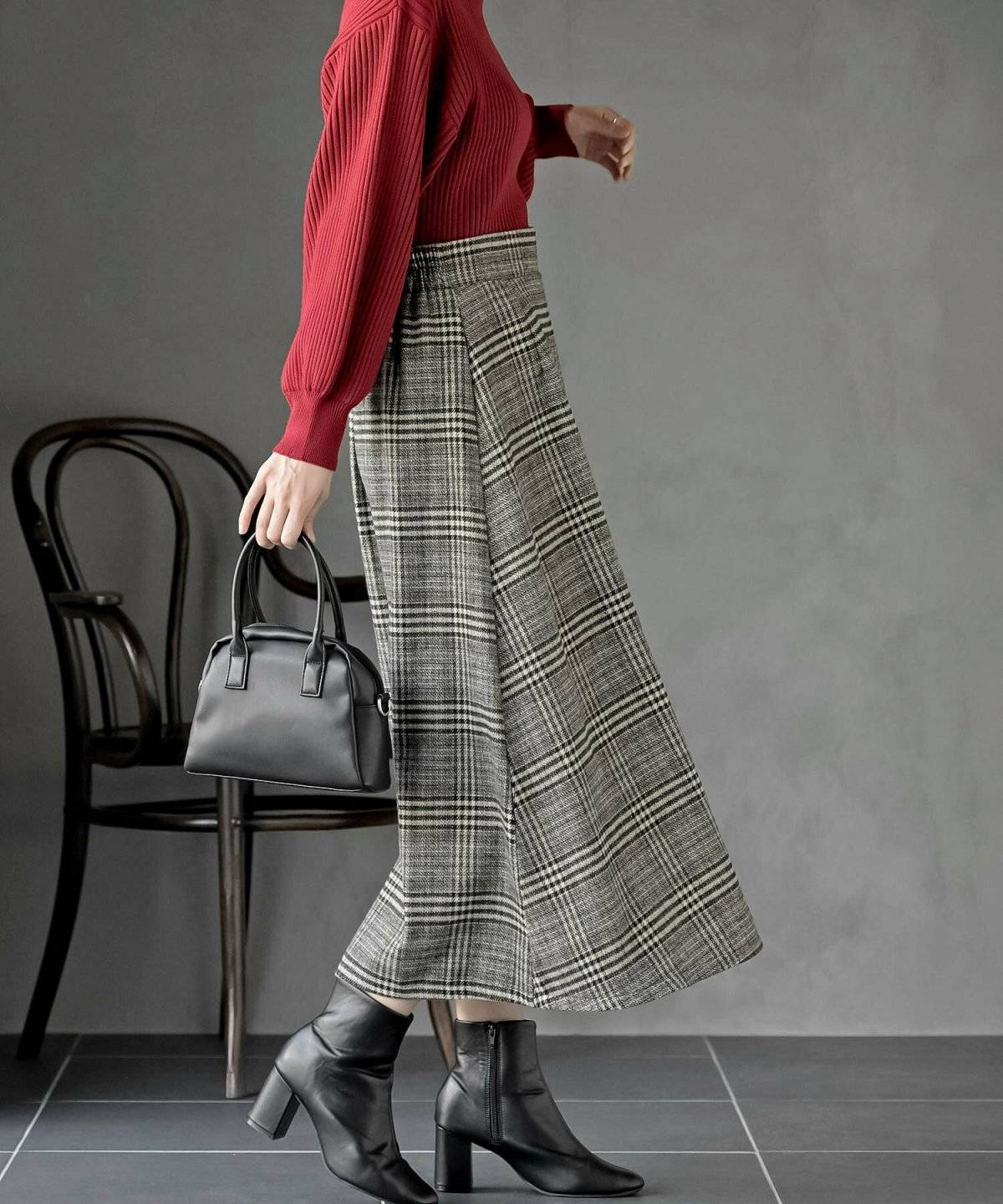チェック柄のスカートコーデ
