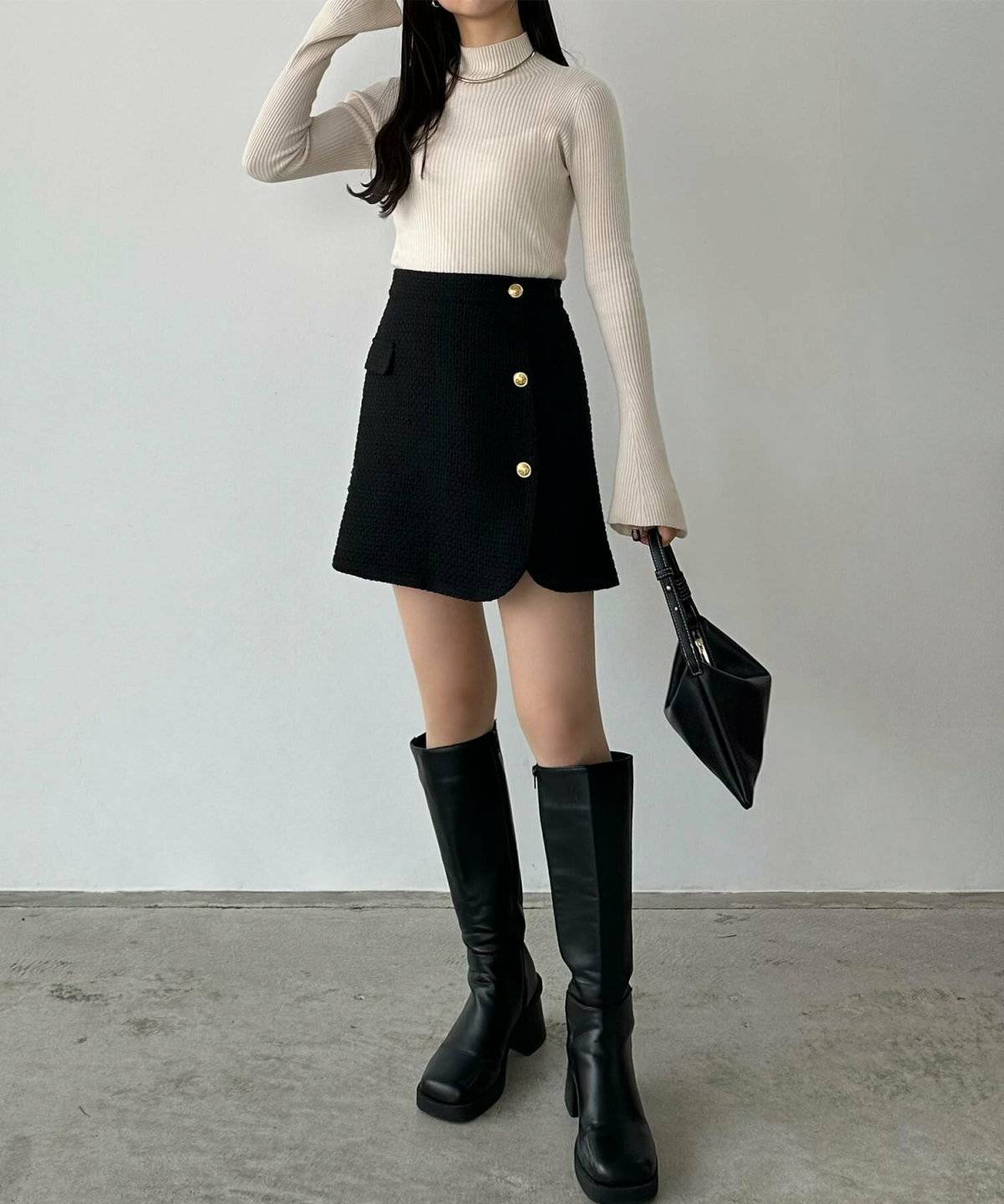 タイトなミニスカート