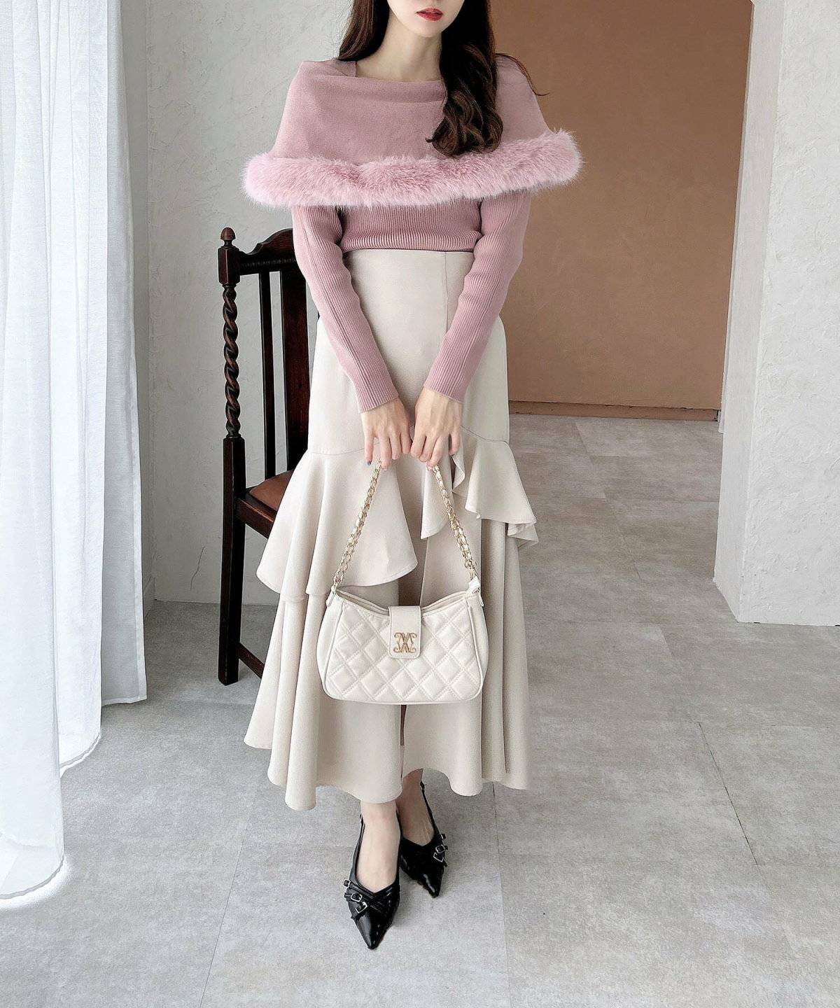 ファーケープのガーリーファッション