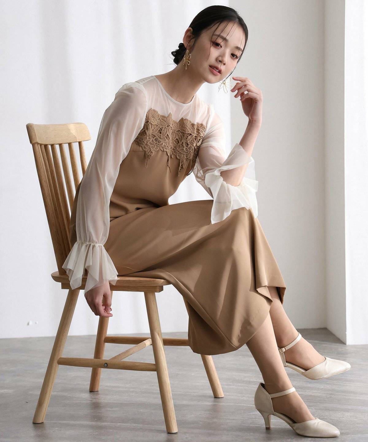 キャメルカラーのワントーンコーデ