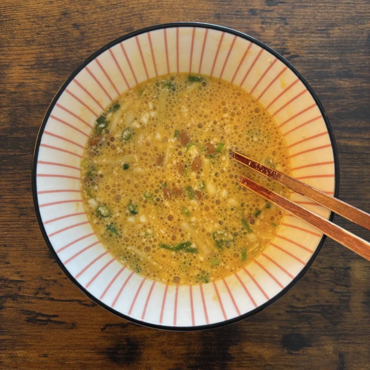 タカノフーズ公式の「納豆と豆腐のふわふわだし巻き卵」のレシピ