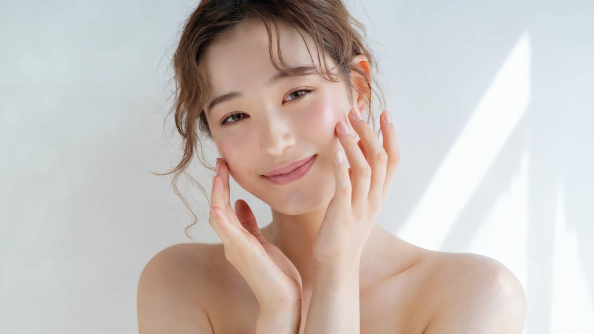 顔タイプエレガントの日本人女性