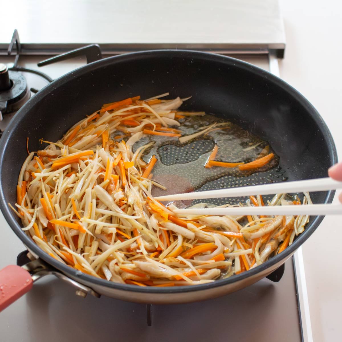 くらこん公式の「塩こんぶきんぴら」のレシピ