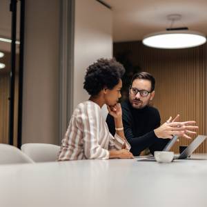 イケオジはやらない。コミュ力の高い40代50代男性がしないこと5選