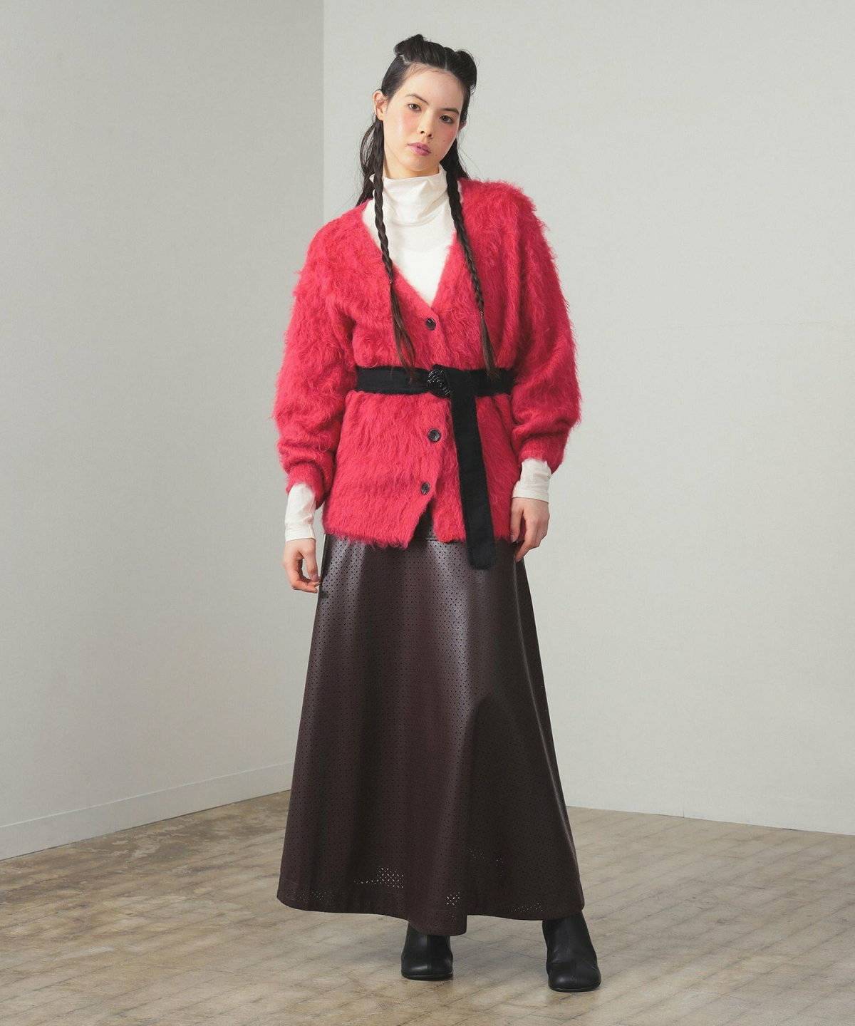 スカートコーデの女性