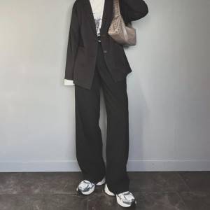 【2025年11月】こう着ると今っぽい……!垢抜けるスニーカーコーデ5選