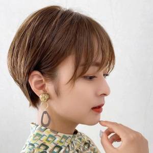  上品見え耳掛けショート 