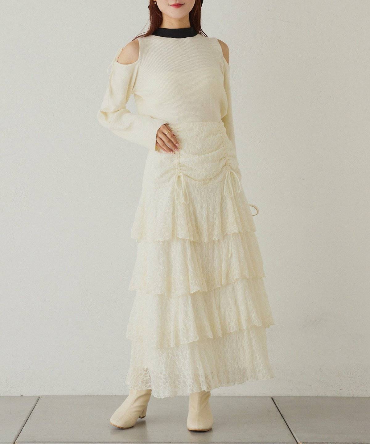 スカートコーデの女性