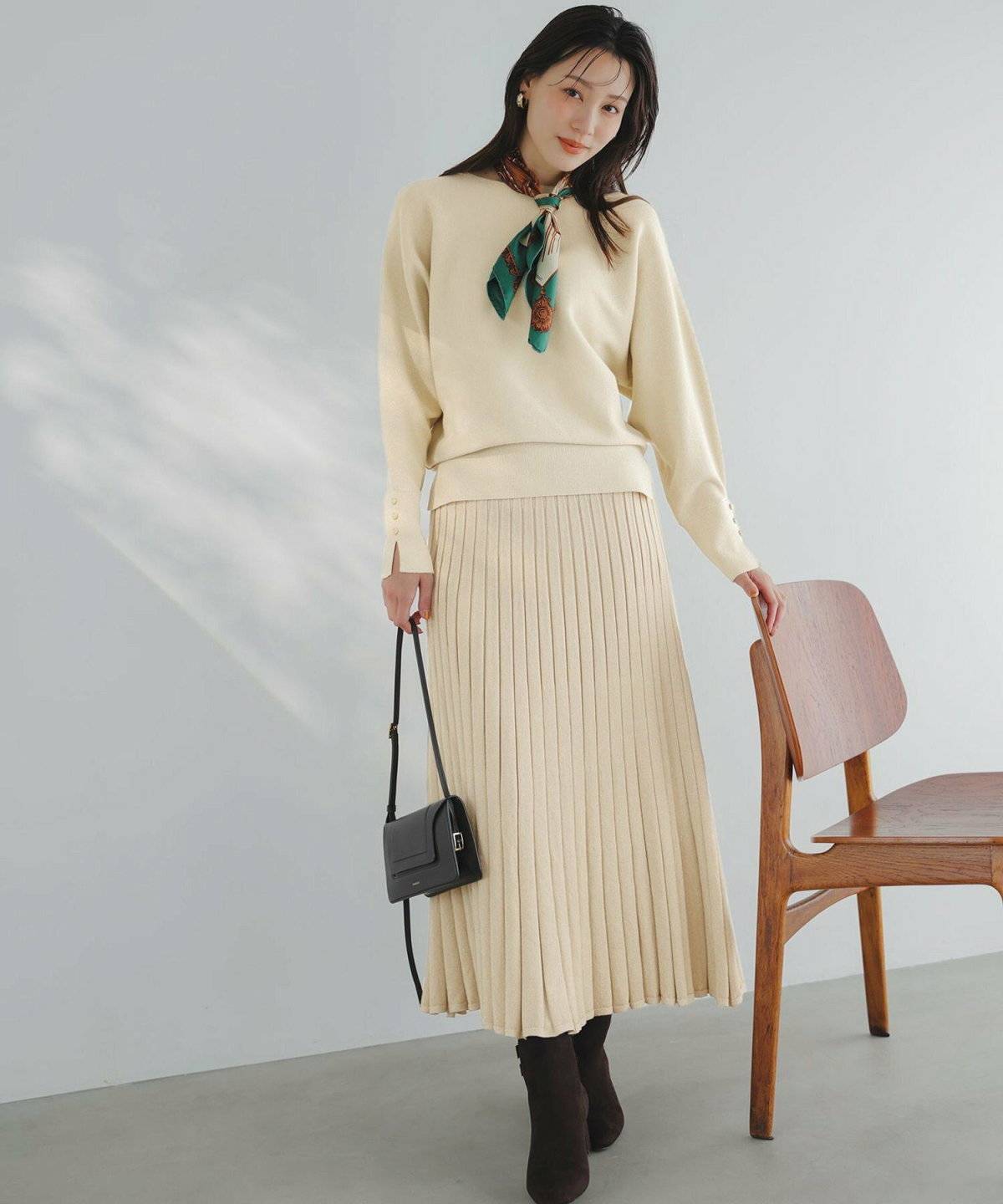 スカートコーデの女性