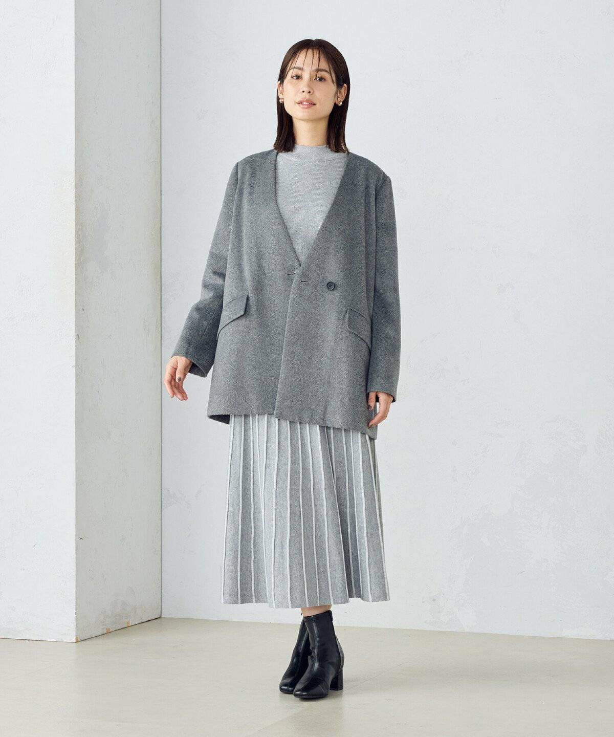 スカートコーデの女性