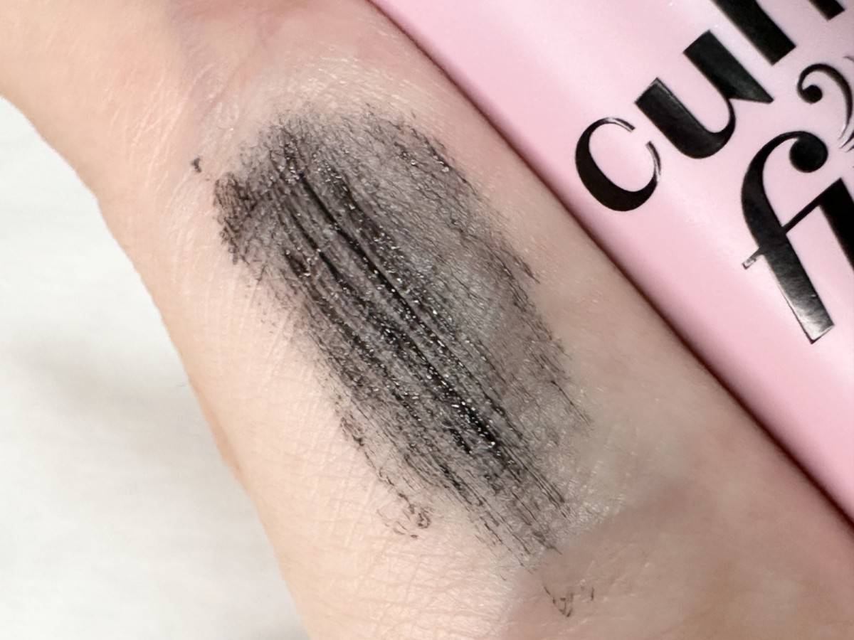 ETUDE カールフィックスマスカラ ブラック スウォッチ画像