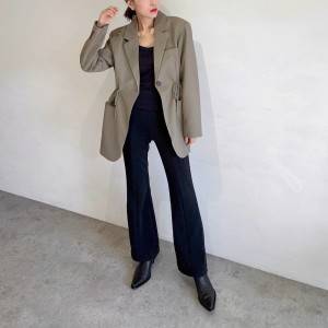 【2025年11月】センスいい人は、こう合わせる……！差がつく黒パンツコーデ5選