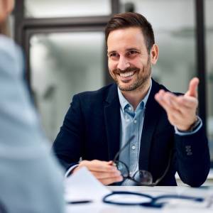 大人の色気ダダ漏れです。セクシーな40代50代男性がしないこと5選