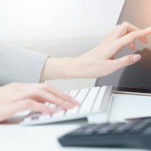 【占い師が語る】柔軟な思考を持つ。「頭の回転が速い人」が多い誕生日5つ