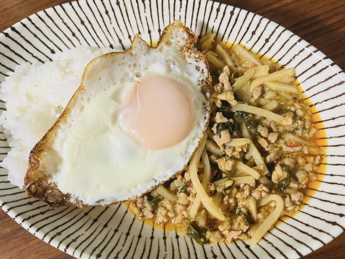目玉焼きを添えてみました!