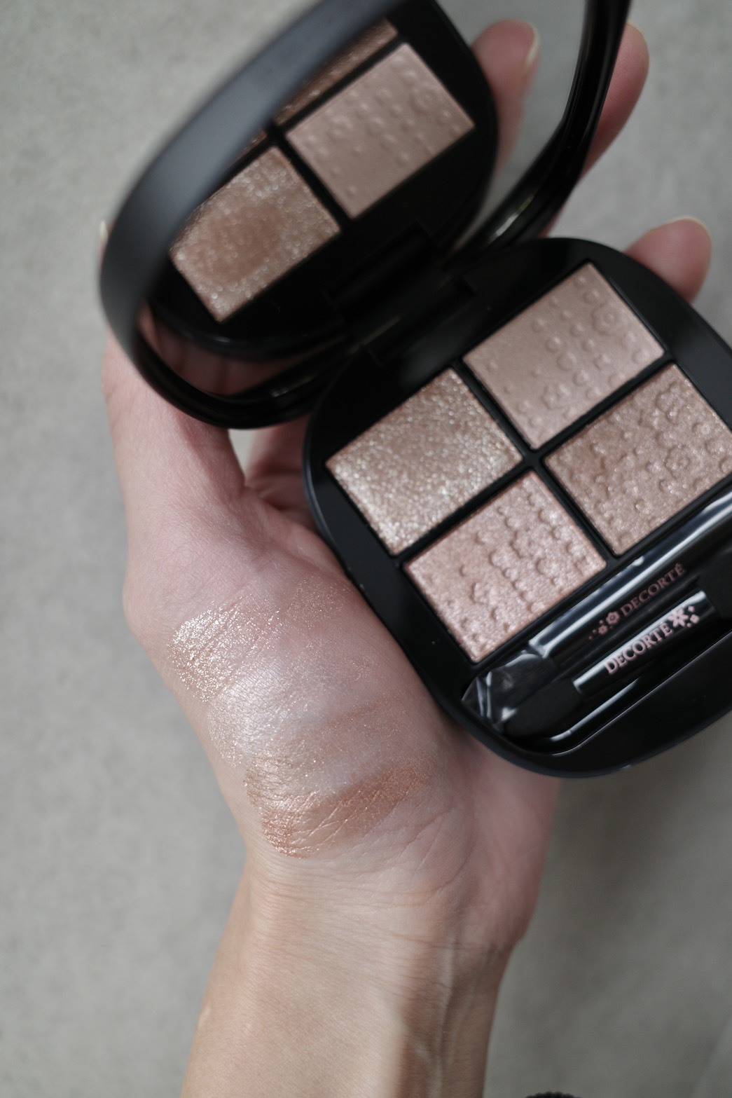 スキンシャドウ デザイニング パレット ETERNAL BLOOM 08 brilliance blink