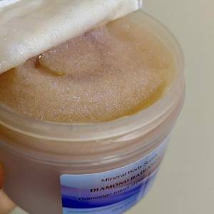 くすみオフ＆うるおいチャージ♡ダイヤモンドのように輝く肌へ「Laline ボディスクラブ」