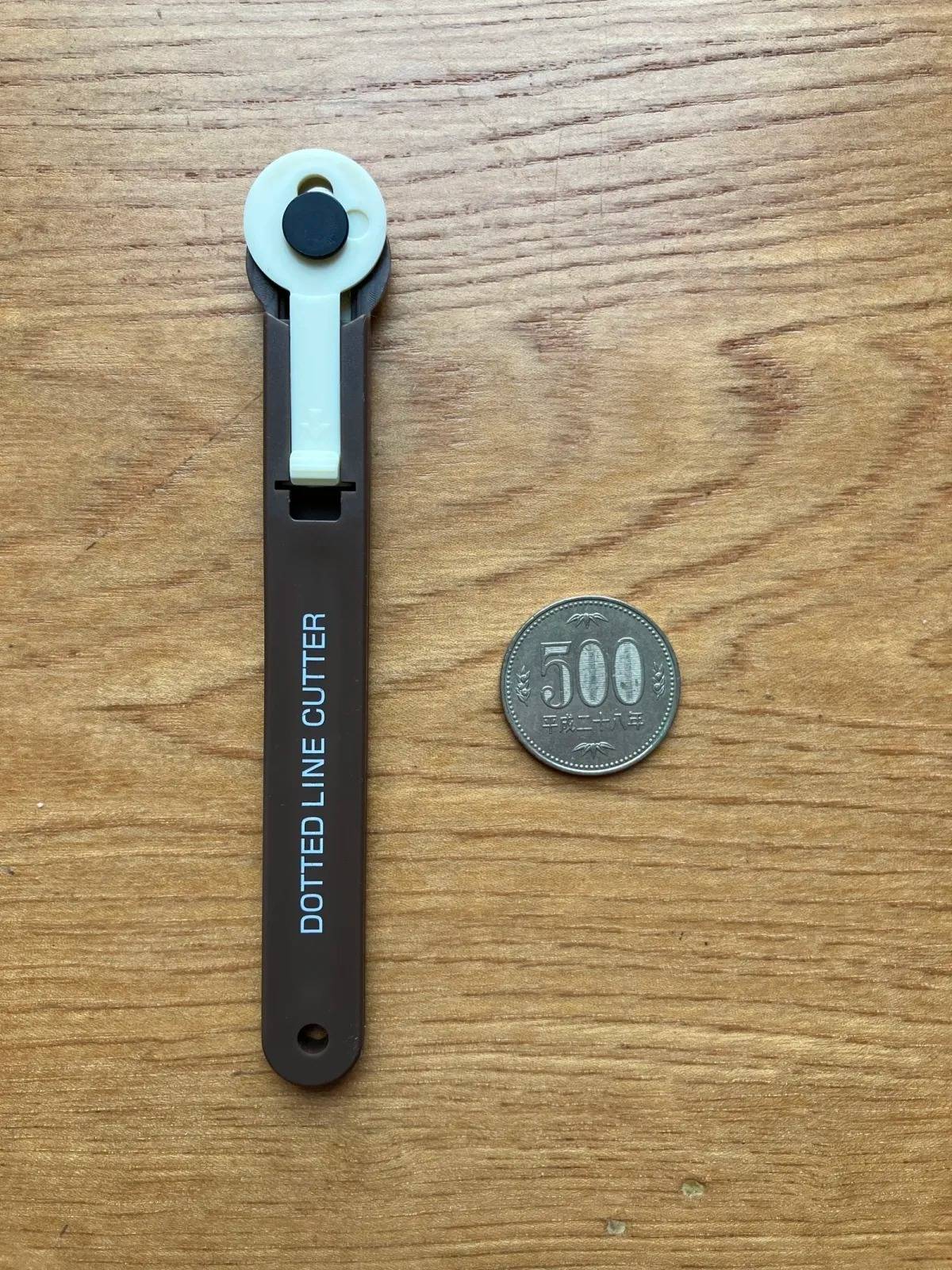 Seria(セリア)：ミシン目カッター