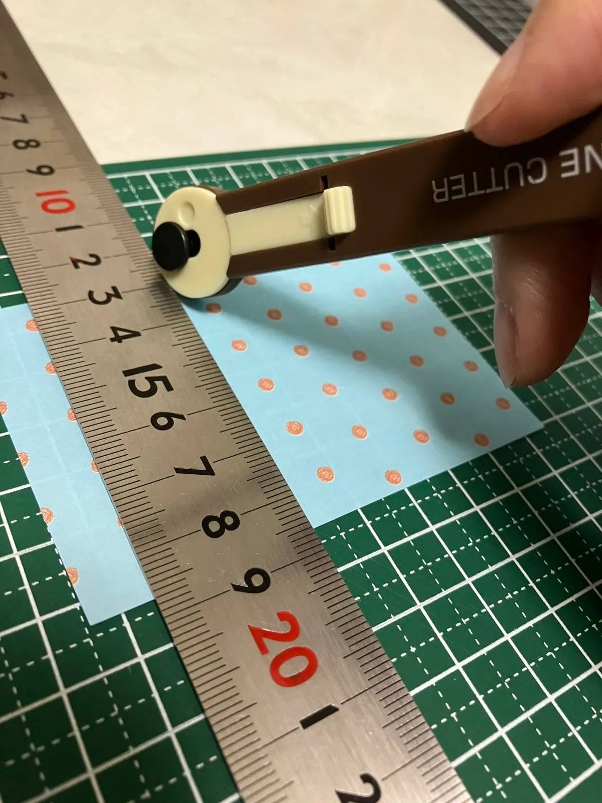 Seria(セリア)：ミシン目カッター