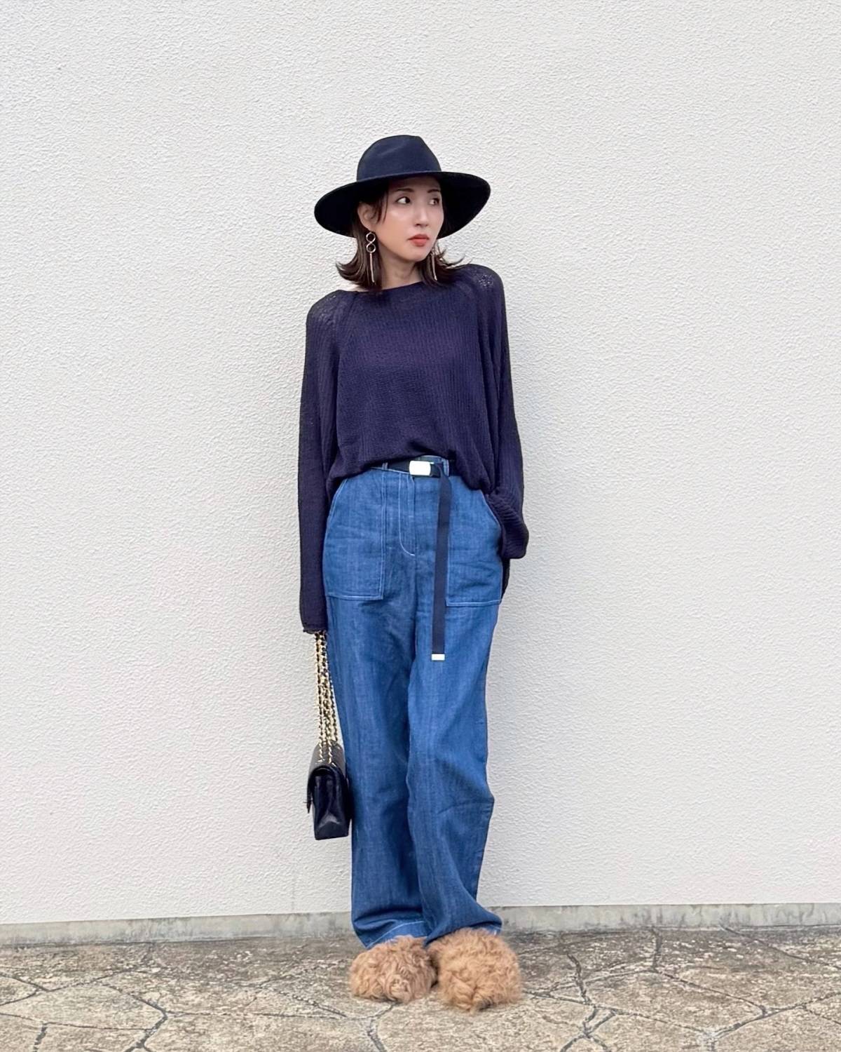 シアーニット×デニムパンツ