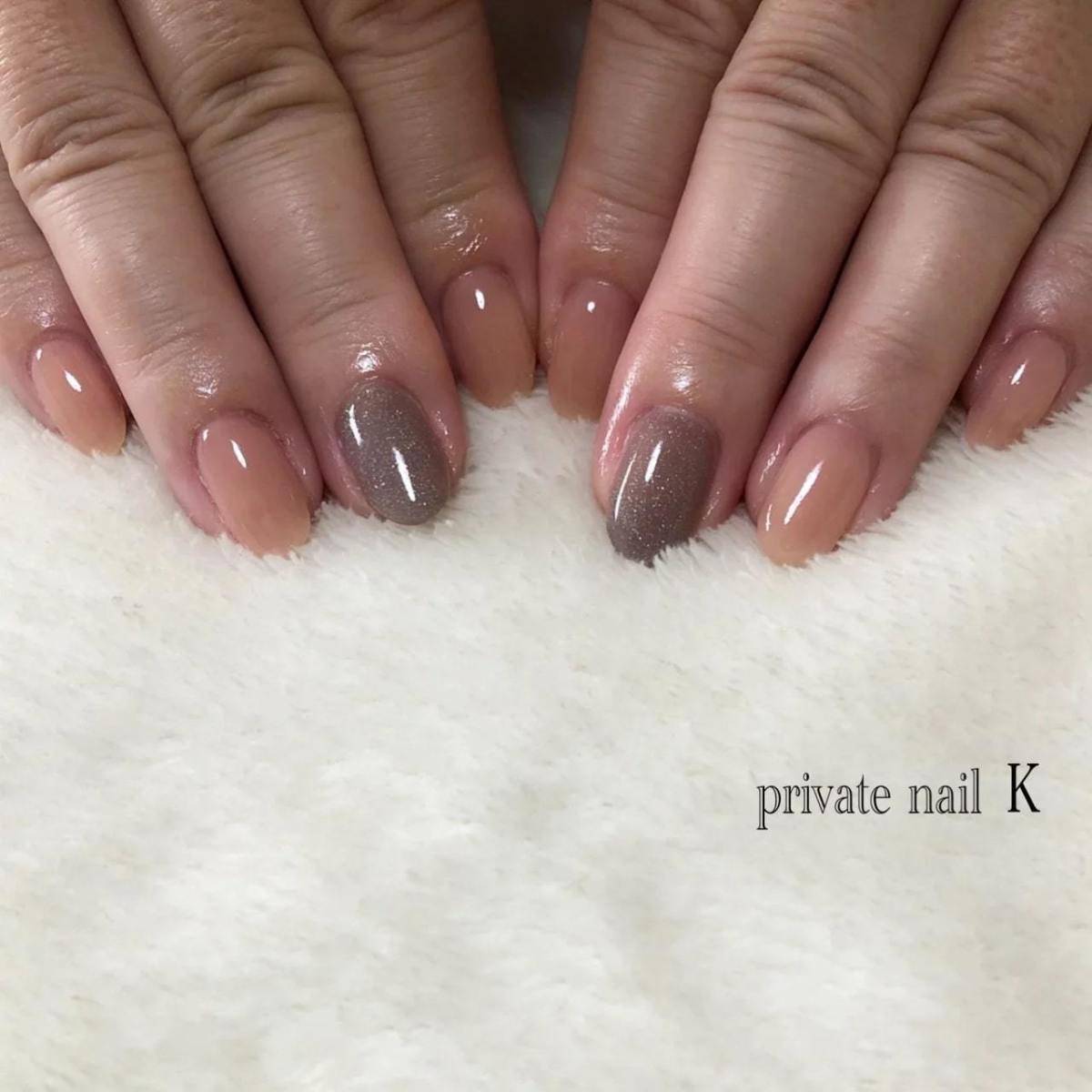 上品配色のワンカラーネイル