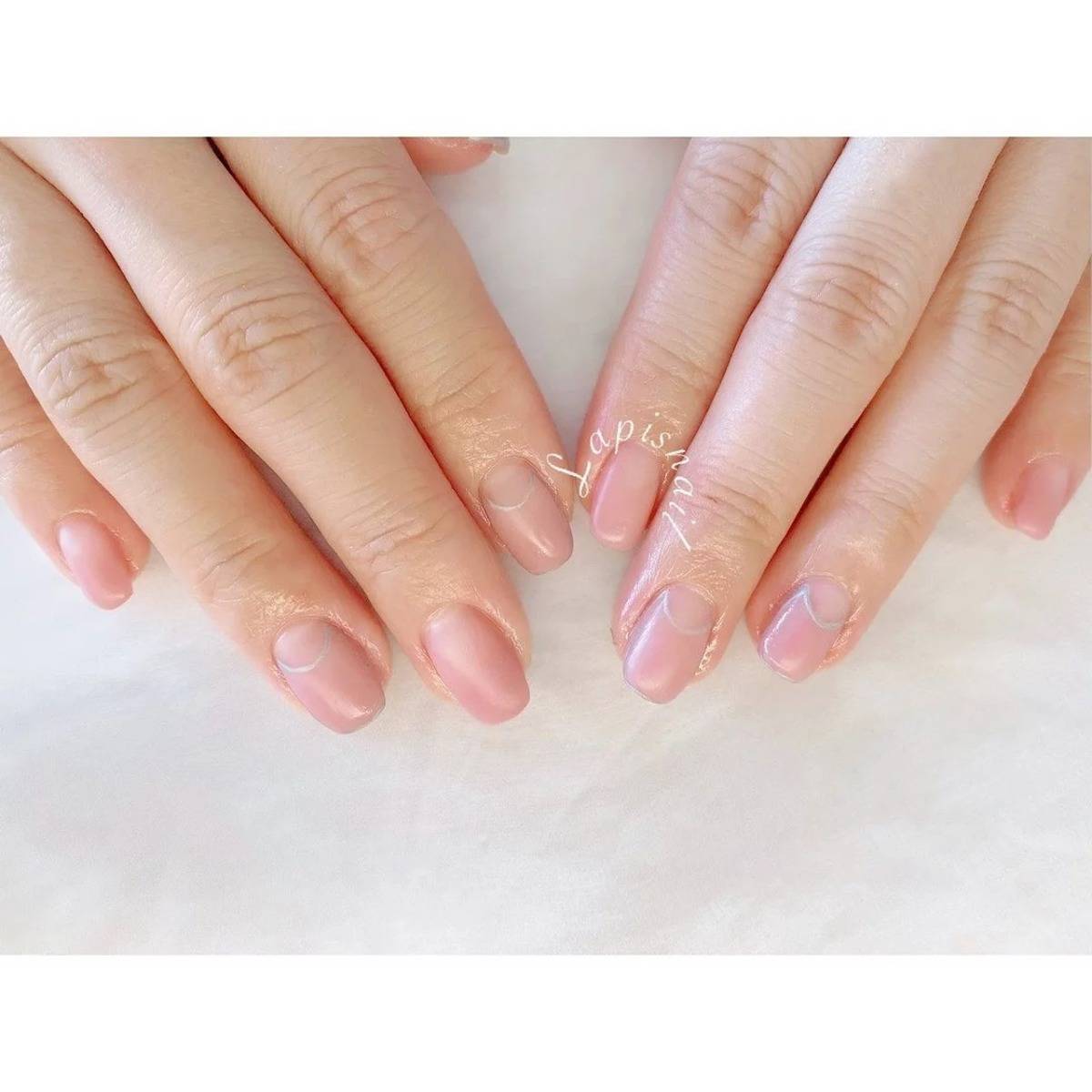 ベビーピンクのマットネイル