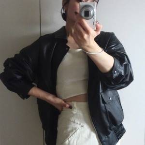 甘さも辛さも思いのままに♪どんなコーデも締まる「レザーアウター」の秋冬スタイル