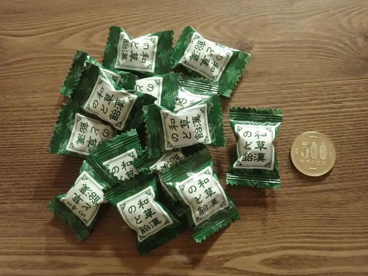 DAISO(ダイソー)：加藤製菓 和草漢のど飴 54g