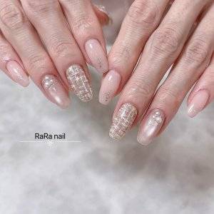 【2025年11月】シーズンムードが高まる。ミルキーピンクネイル5選