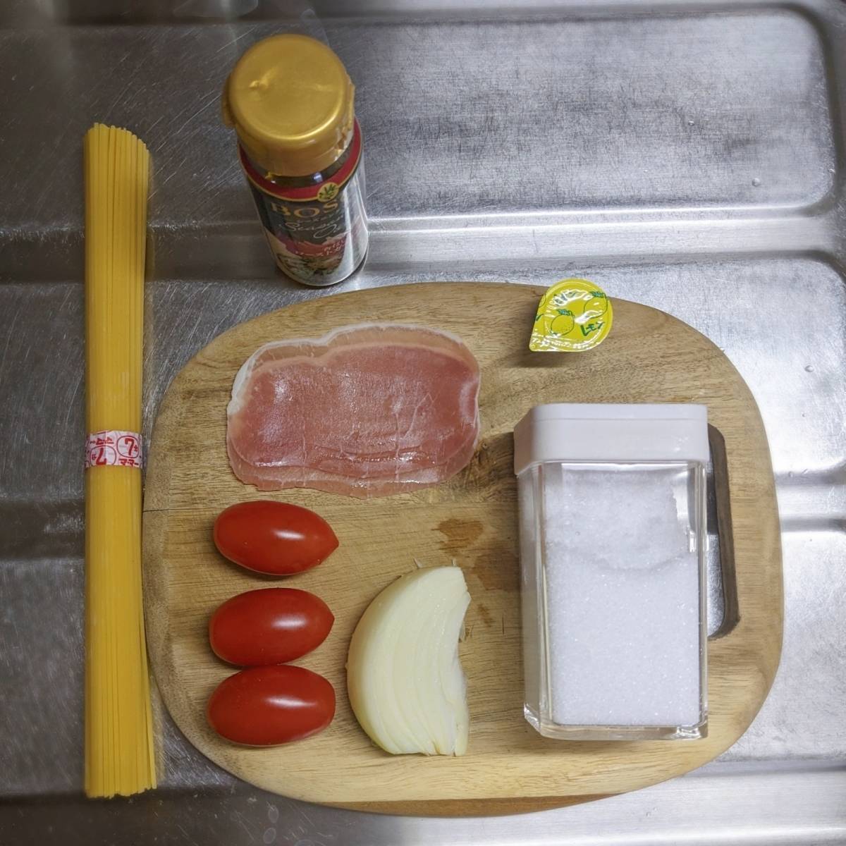 マ・マー公式の「生ハムとトマトの冷製スパゲティ」のレシピ