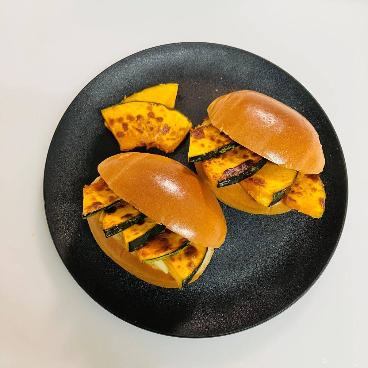 JAグループ公式の「かぼちゃとカマンベールのサンドイッチ」のレシピ