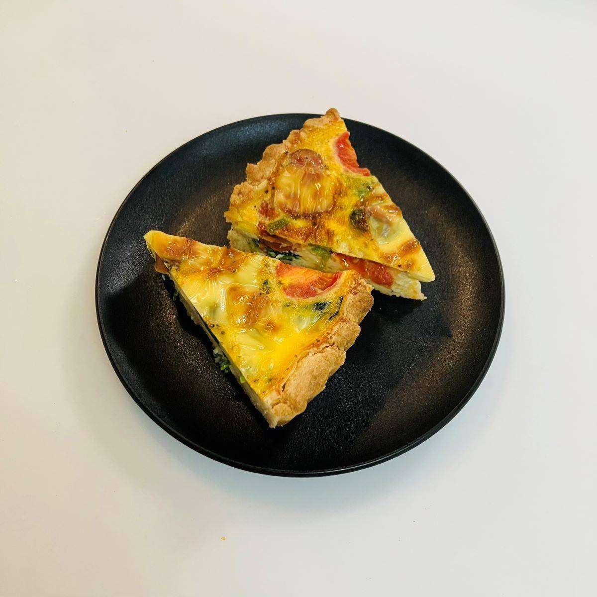 森永公式の「ほうれん草とベーコンのキッシュロレーヌ」のレシピ