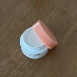 バリアを守ってうるおいをキープ。敏感肌にもやさしい「ミノン」  のモイストチャージクリーム