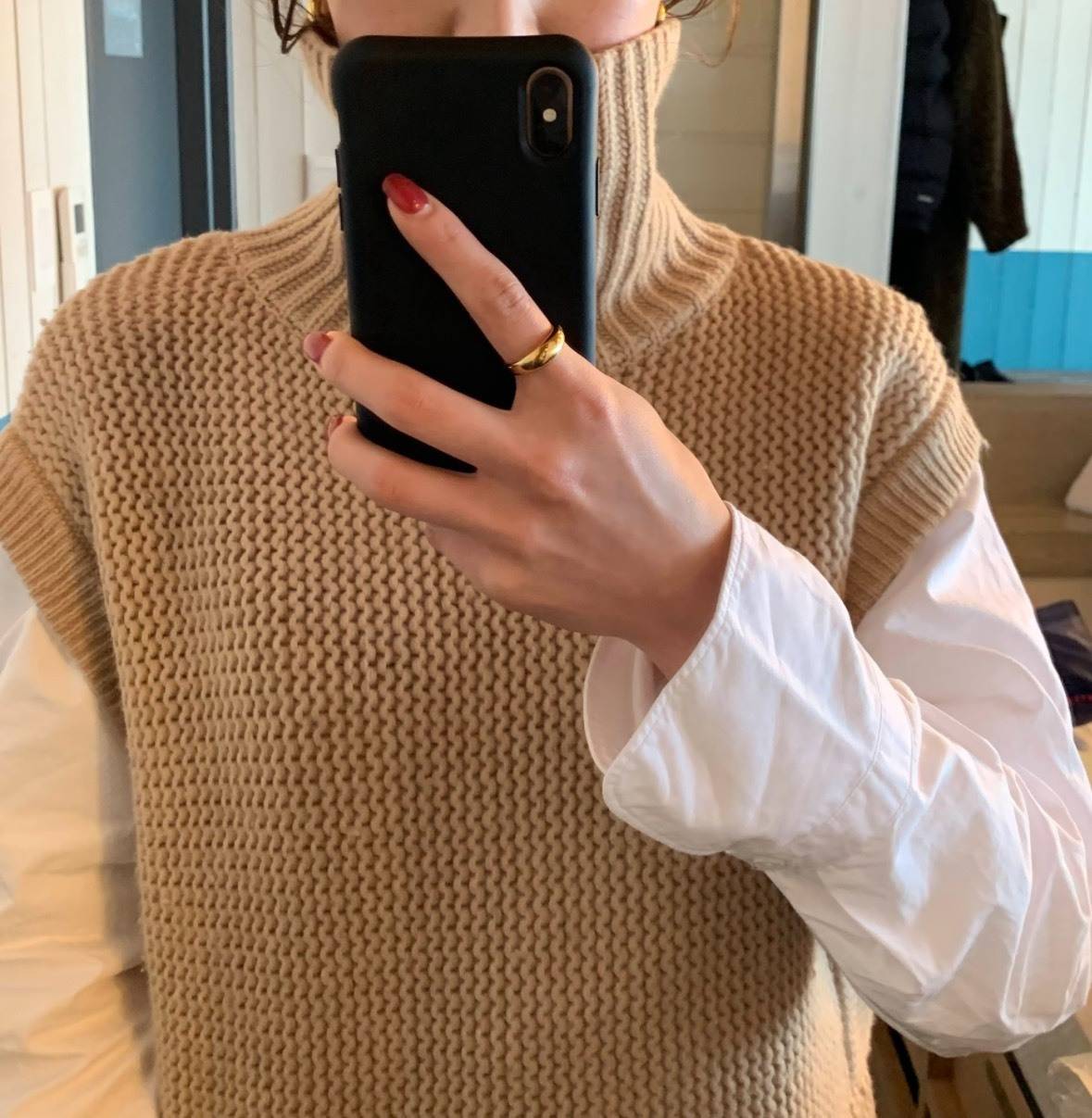 ラウンドヘムニットベスト