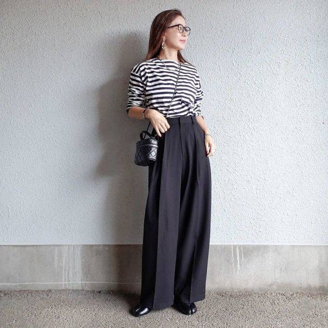 ボーダー柄トップス×ワイドパンツ