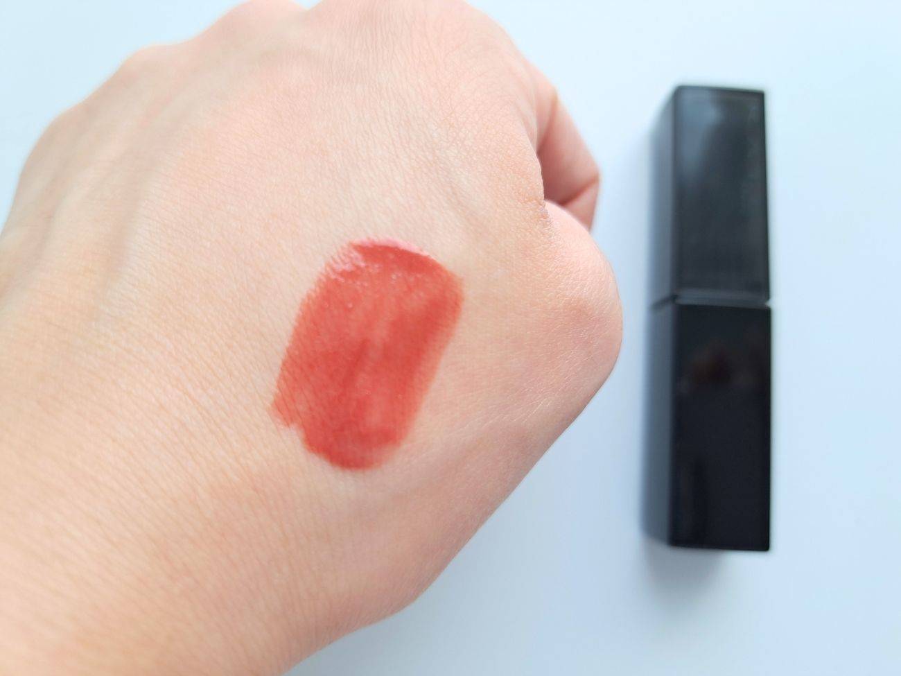 KATE(ケイト) リップモンスター クリスタルポッド CP01 クリスタルの予言の手元スウォッチ