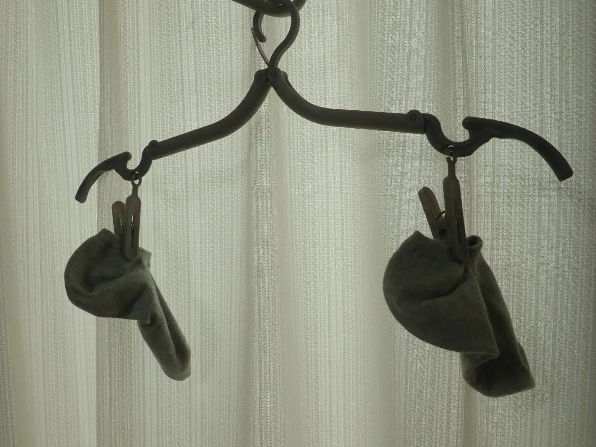 DAISO(ダイソー)：折りたたみハンガー(ピンチ付)