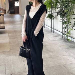 一枚で美ラインに……♪組み合わせ方で印象自在「深Vネックオールインワン」