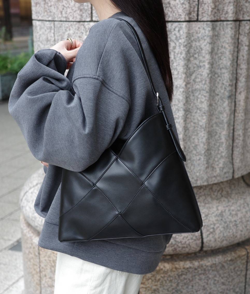 「EFOLE」の One Shoulder Bag