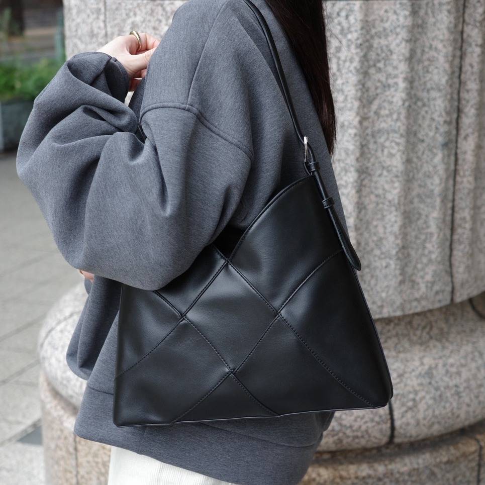 「EFOLE」の One Shoulder Bag