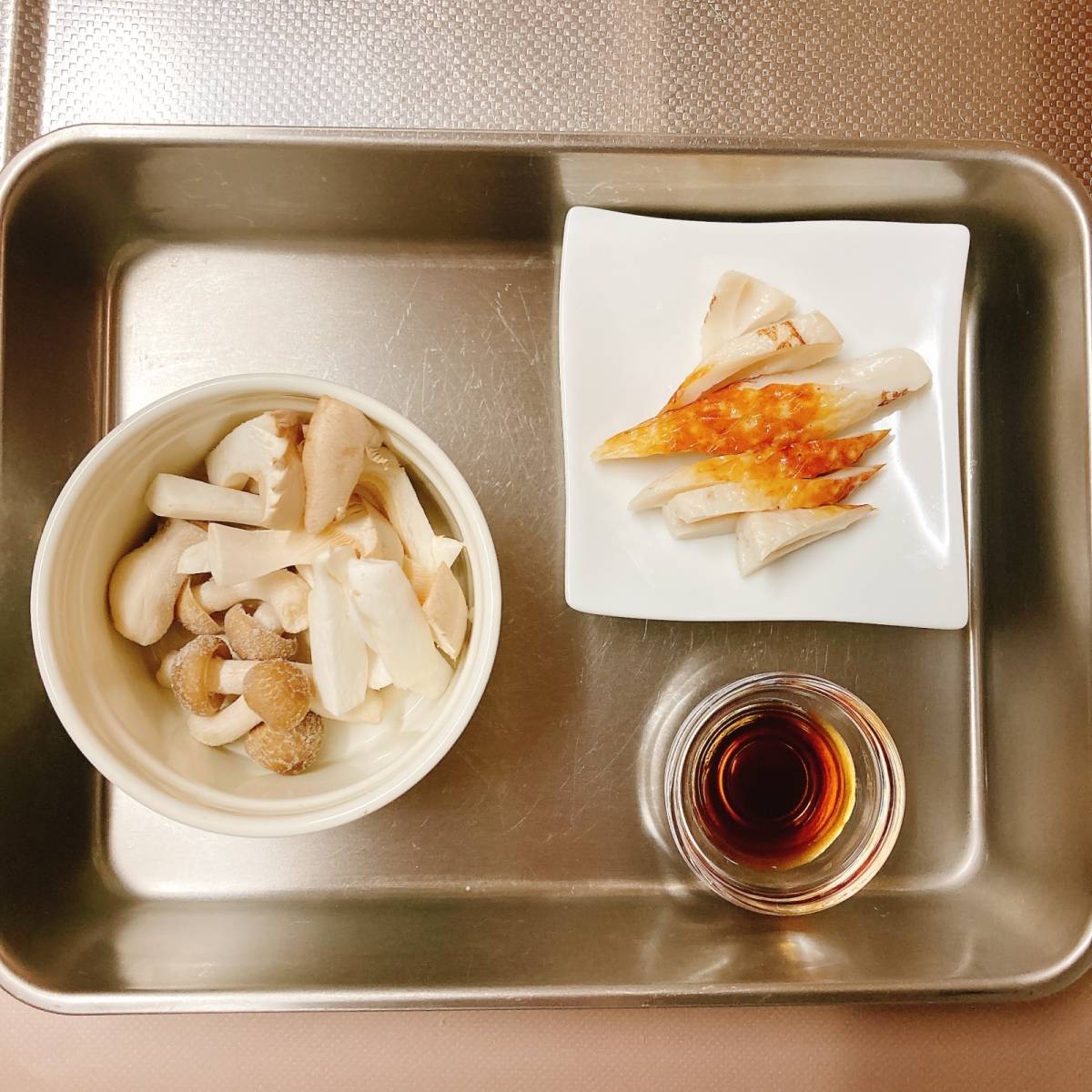 紀文公式の「ちくわときのこのさっぱり梅炒めのレシピ」のレシピ