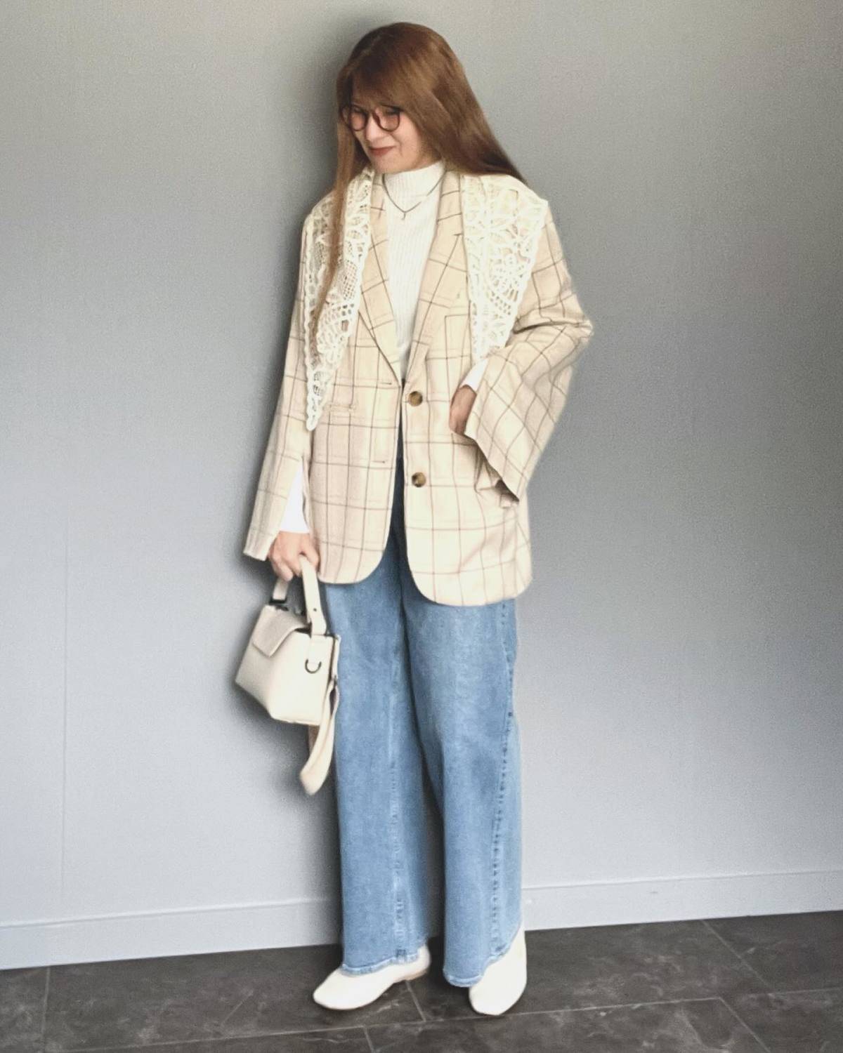 チェック柄のジャケットを羽織る♡