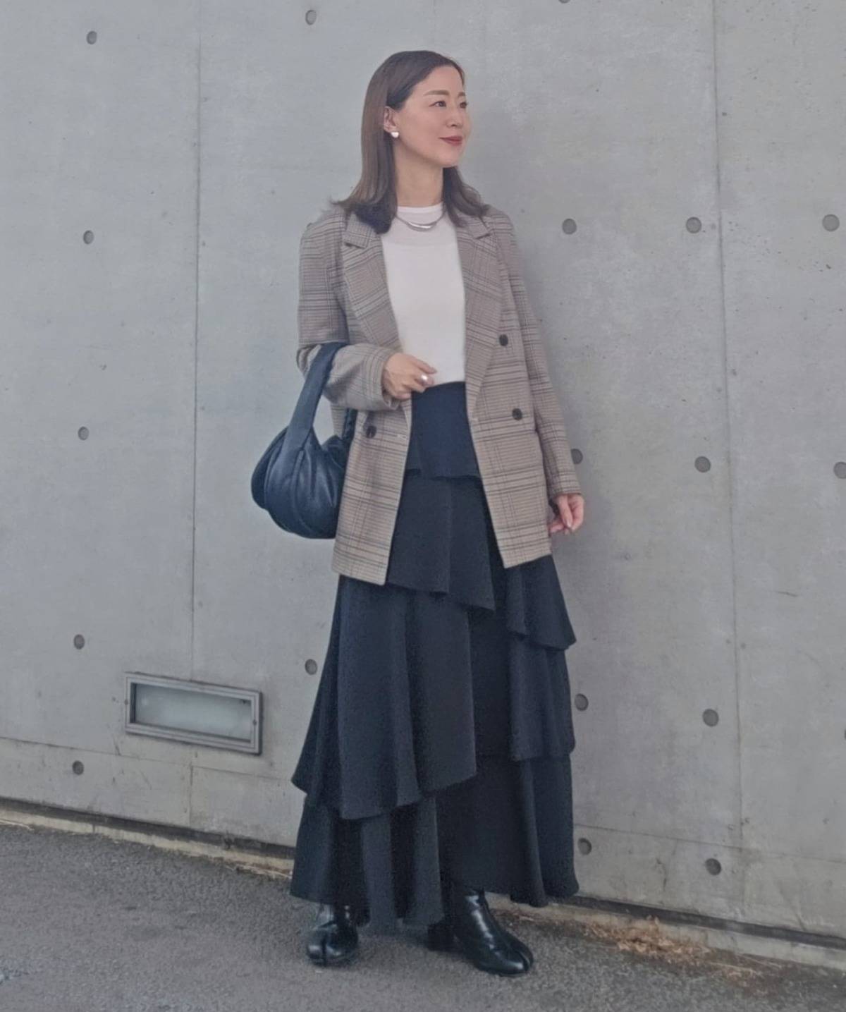 チェック柄ジャケット×ティアードスカート